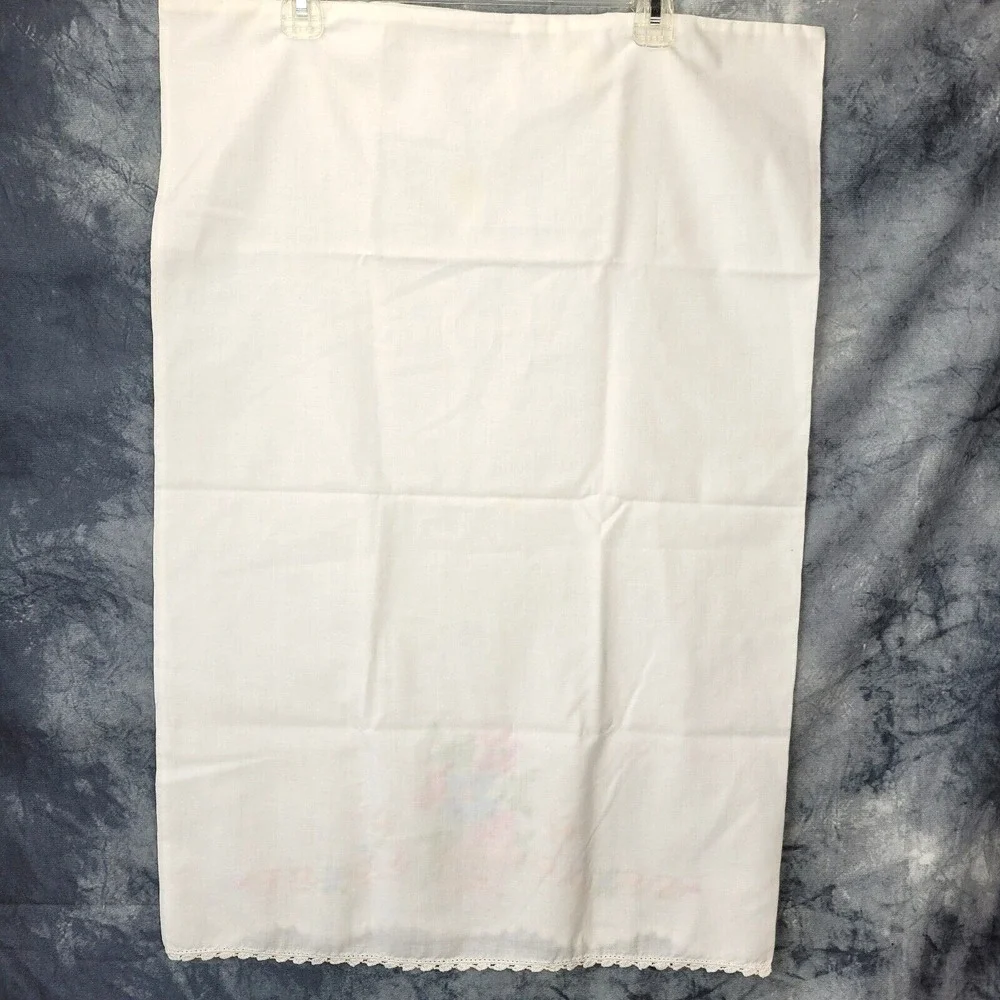Vintage White‎ Embroidered Pillowcase Floral Scalloped Edging